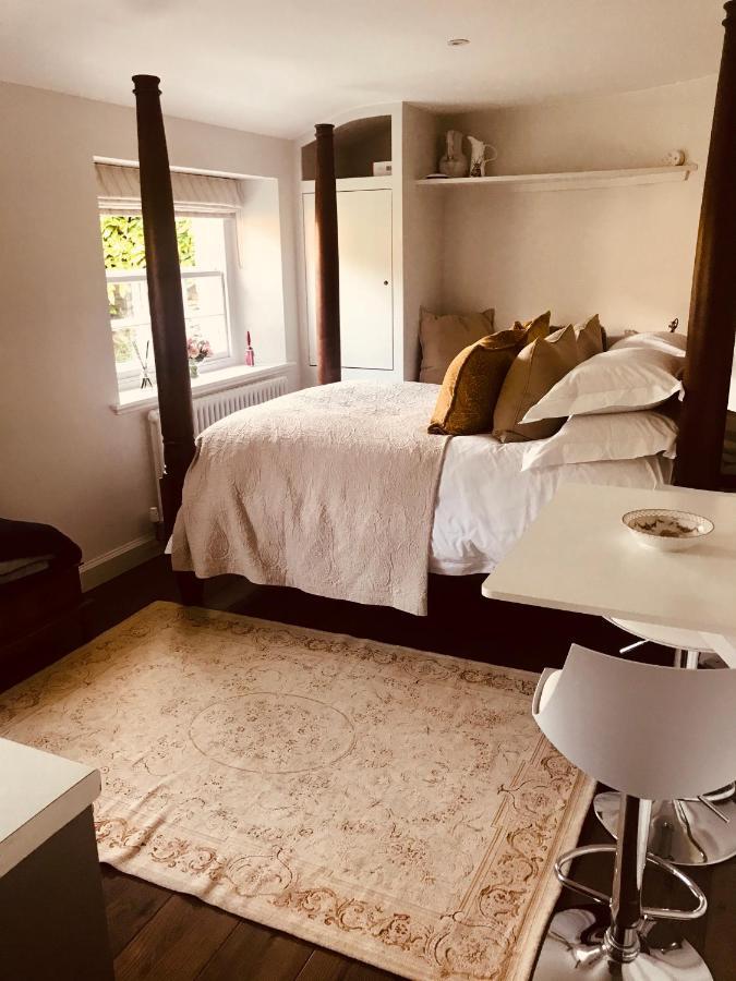 The Old Post Office Studio Apartment In A Beautiful Cotswold Village サイレンセスター エクステリア 写真