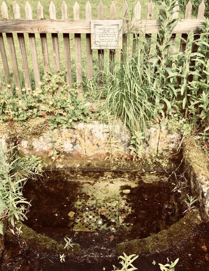The Old Post Office Studio Apartment In A Beautiful Cotswold Village サイレンセスター エクステリア 写真