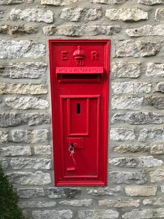 The Old Post Office Studio Apartment In A Beautiful Cotswold Village サイレンセスター エクステリア 写真